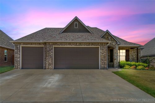 8110 N 77th Eastavenue, Owasso, OK, 74055 | Card Image