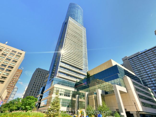 3806 - 386 Yonge St, Condo with 1 bedrooms, 1 bathrooms and null parking in Toronto ON | Image 5