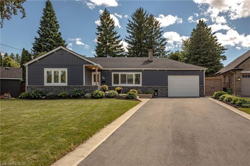 86 Cumming Crt, Ancaster, ON, L9G1V3 | Card Image