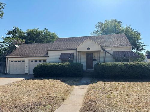 200 N Maryland Ave, Mangum, OK, 73554-4035 | Card Image