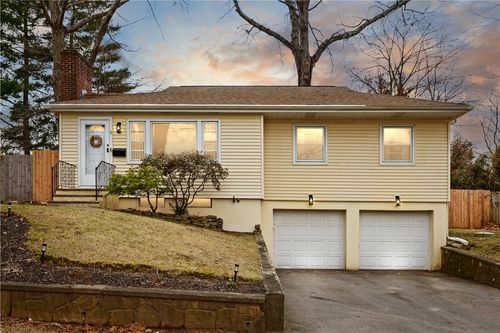 6 Harrington Dr, Johnston, RI, 02919-6404 | Card Image