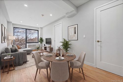 6d-444 Graham Avenue, New York, NY, 11211 | Card Image