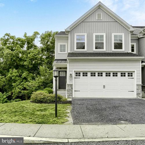 1 Woods Dr, CAMP HILL, PA, 17011-2648 | Card Image