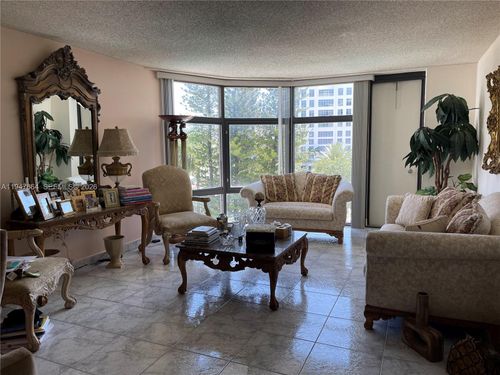 507-20100 W Country Club Dr, Aventura, FL, 33180-1633 | Card Image