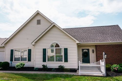 204 Village Ct, Columbiana, OH, 44408-9309 | Card Image