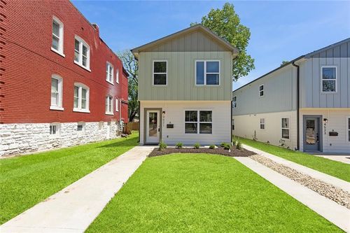 b-4521 Forest Ave, Kansas City, MO, 64110-1743 | Card Image