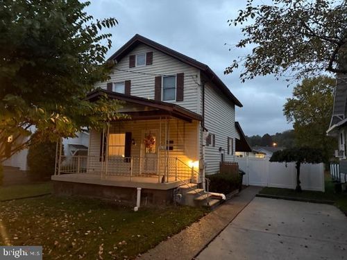 806 Jones St, Hollidaysburg, PA, 16648-2144 | Card Image