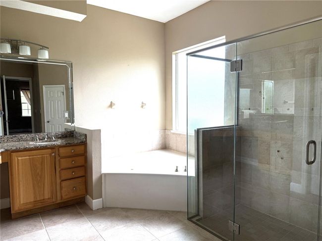 Primary bath | Image 21