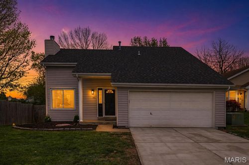 32 Queensboro Dr, Saint Peters, MO, 63376-3685 | Card Image