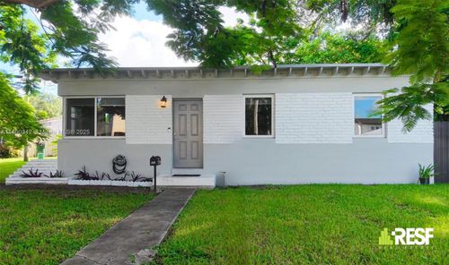 201 Flagler Dr, Miami Springs, FL, 33166-4927 | Card Image