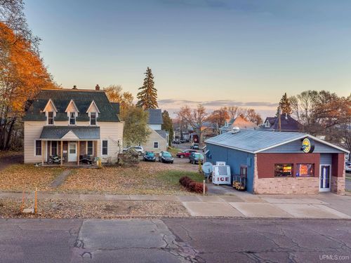 129-e-hewitt-ave-127 E Hewitt Avenue, Marquette, MI, 49855 | Card Image