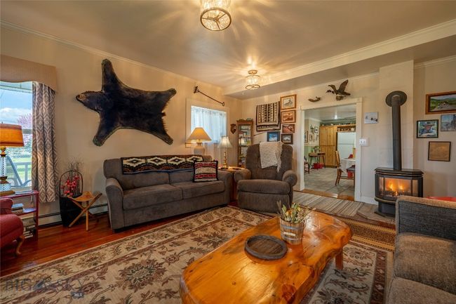 207 2 Nd St E, House other with 3 bedrooms, 3 bathrooms and null parking in Clyde Park MT | Image 14