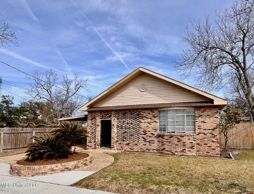 172 Claiborne St, Biloxi, MS, 39530-4010 | Card Image