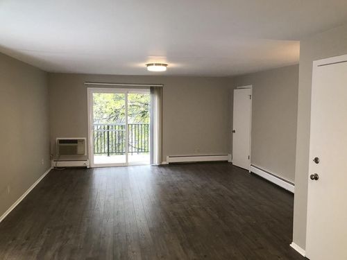 212-4322 Melody Lane, Madison, WI, 53704 | Card Image