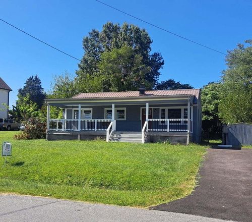 3717 Martinell Ave, Roanoke, VA, 24018-4035 | Card Image