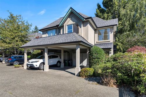 8-2633 Shelbourne St, Victoria, BC, V8R4M1 | Card Image