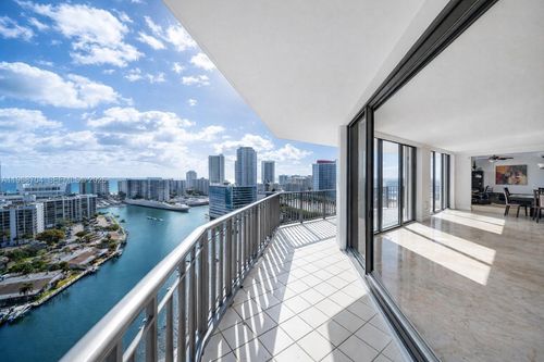 ph4a-300 Three Islands Blvd, Hallandale Beach, FL, 33009 | Card Image