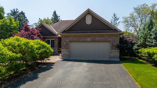 18 Martha Crt, Fenwick, ON, L0S1C0 | Card Image
