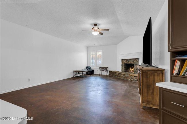 2022 Buffalo Dr, House other with 3 bedrooms, 2 bathrooms and null parking in Levelland TX | Image 8