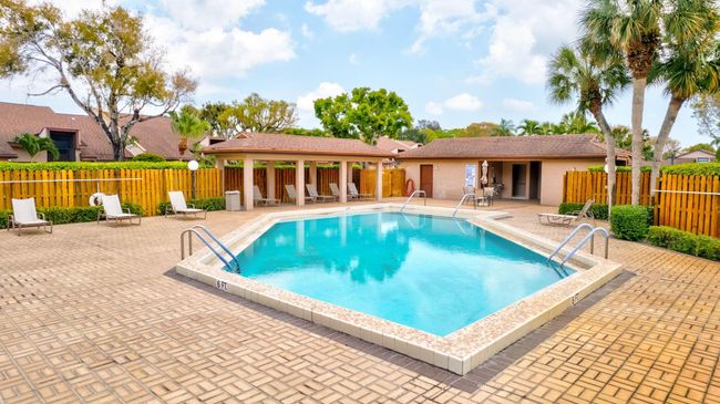6700 Versailles Ct, Condo with 3 bedrooms, 3 bathrooms and null parking in Lake Worth FL | Image 71