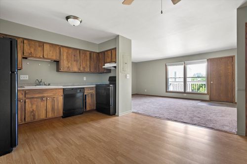 11416680 Crown Dr, Germantown, WI, 53022-3293 | Card Image