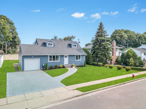 23 Peachtree Ln, Hicksville, NY, 11801-1649 | Card Image