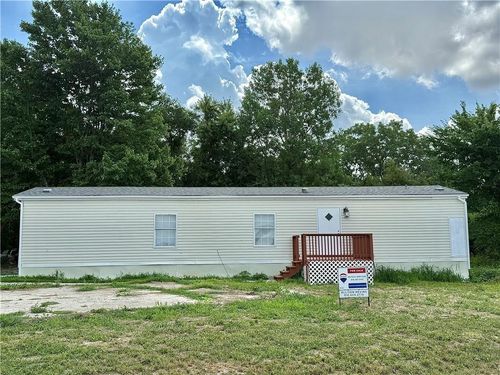 2907 Dune Dr, Odessa, MO, 64076-1728 | Card Image