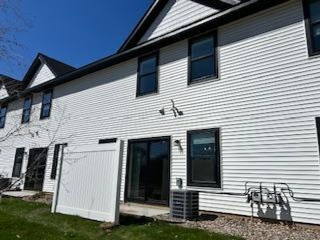 3405 Douglas Dr N, Townhouse with 3 bedrooms, 3 bathrooms and null parking in Crystal MN | Image 16
