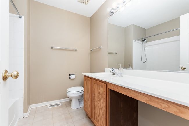 2404 Golf Ridge Cir, Condo with 2 bedrooms, 2 bathrooms and 4 parking in Naperville IL | Image 12
