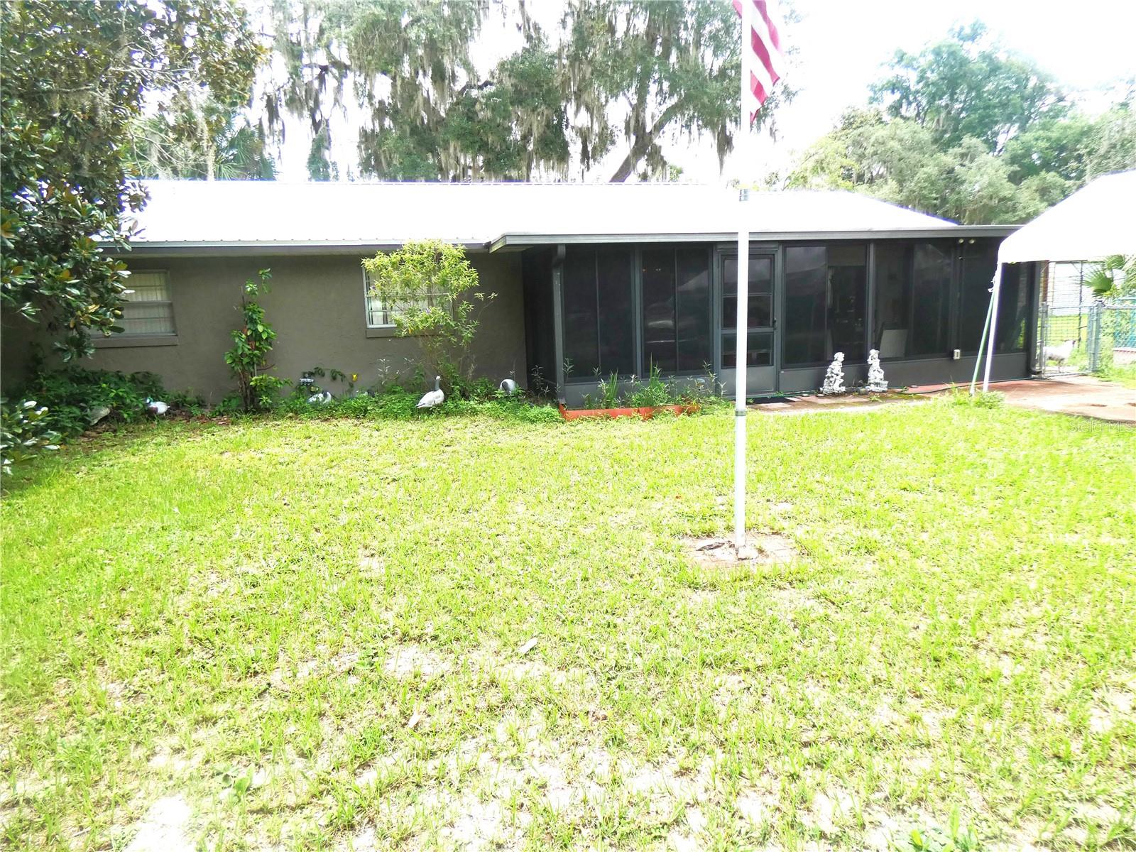 Baker Ave, Floral City, FL 34436