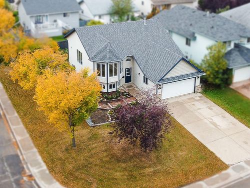 12117 Crystal Lake Dr, Grande Prairie, AB, T8X1M8 | Card Image