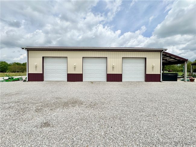 3 Car Garage | Image 25