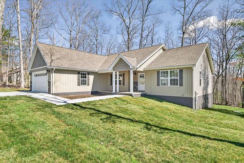 105 Peebles Rd, Crossville, TN, 38558-9035 | Card Image