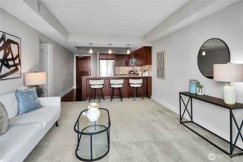 2808-650 Bellevue Way Ne, Bellevue, WA, 98004-5056 | Card Image
