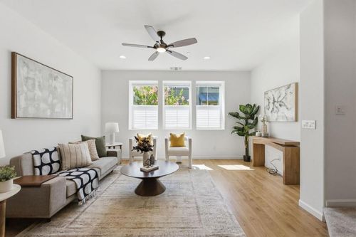 2099 Vincenzo Walkway, San Jose, CA, 95133-3215 | Card Image