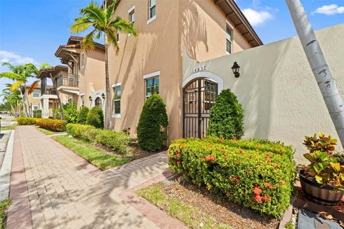 14637 Sw 15th St, Pembroke Pines, FL, 33027-6510 | Card Image