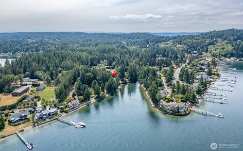 408 7th Ave, Fox Island, WA, 98333-9717 | Card Image