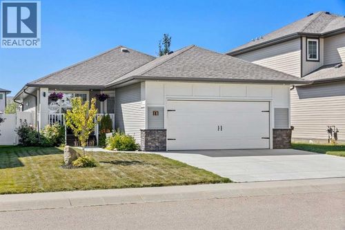 18 Traynor Close, Red Deer, AB, T4P0W5 | Card Image