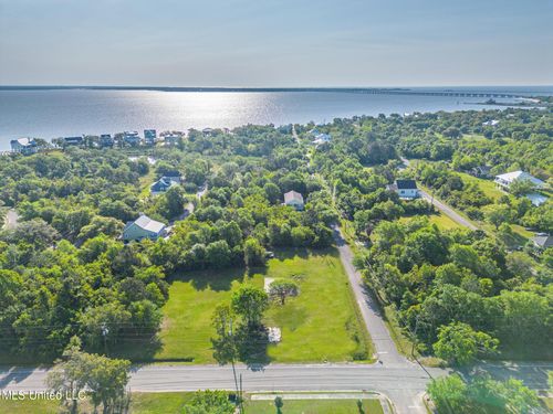 1403 Dunbar Ave, Bay Saint Louis, MS, 39520-2022 | Card Image