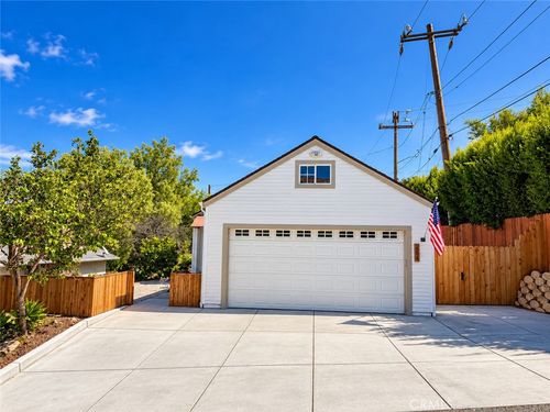 284 Heavenly Valley Rd, Newbury Park, CA, 91320-4776 | Card Image