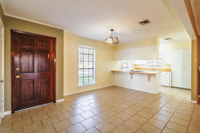 Idlewood, 704 Living area-2 | Image 6