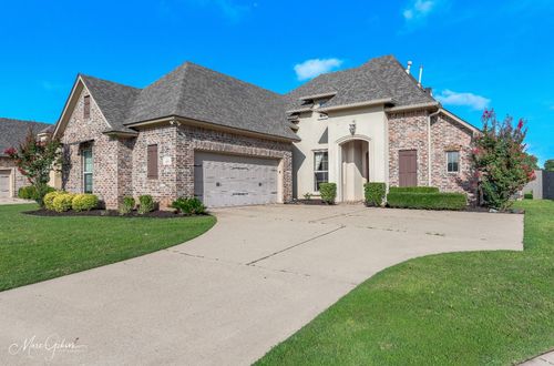 606 Glenshire Dr, Bossier City, LA, 71111-2552 | Card Image