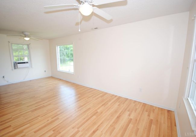1114 Golden Leaf Rd, House other with 3 bedrooms, 2 bathrooms and null parking in Nathalie VA | Image 5