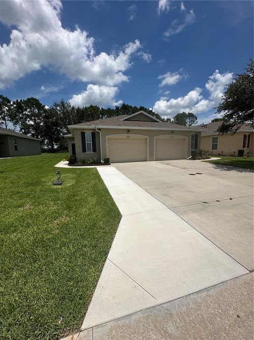 27001 White Plains Way, LEESBURG, FL, 34748-1316 | Card Image