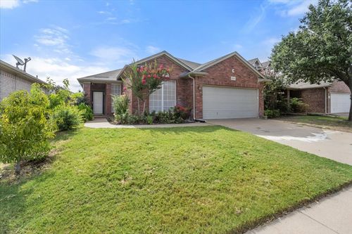 5924 Center Ridge Dr, Fort Worth, TX, 76131-2095 | Card Image