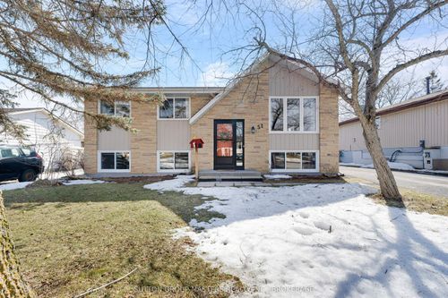 51 Mortensen Dr, Amherstview, ON, K7N1W2 | Card Image