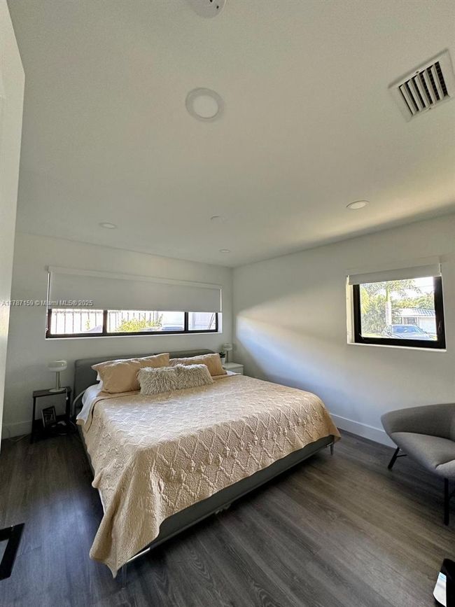 2501 Ne 50 Th St, House other with 3 bedrooms, 2 bathrooms and null parking in Lighthouse Point FL | Image 24