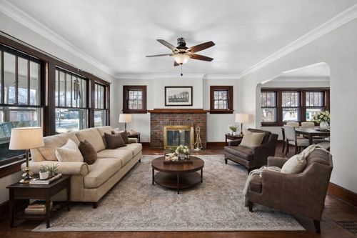 821 Douglas Ave, Des Moines, IA, 50313-4046 | Card Image