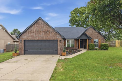 1004 W Beech St, Skiatook, OK, 74070-1701 | Card Image