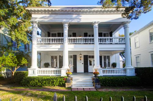 apt-a-180 Broad St, Charleston, SC, 29401-2456 | Card Image